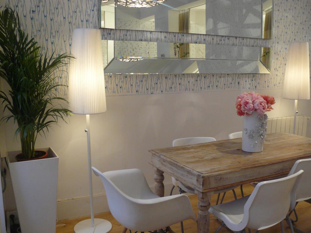 Apartamentos Manzana Madrid Rum bild