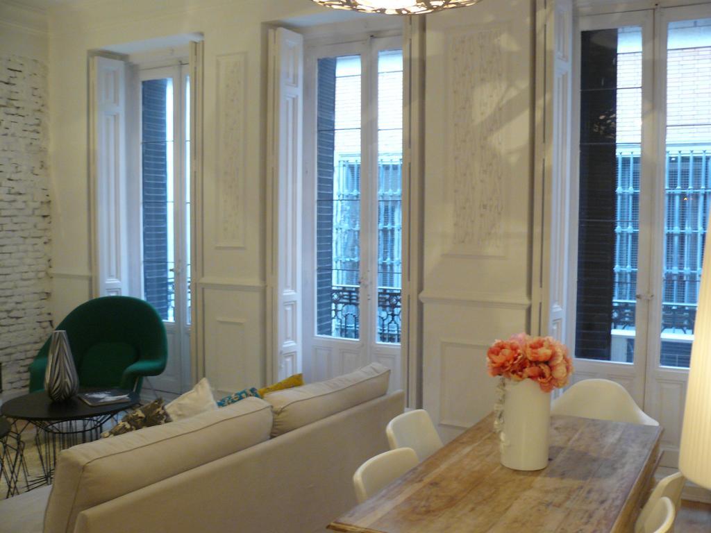 Apartamentos Manzana Madrid Rum bild