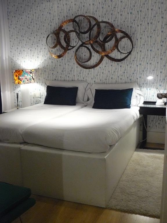 Apartamentos Manzana Madrid Rum bild