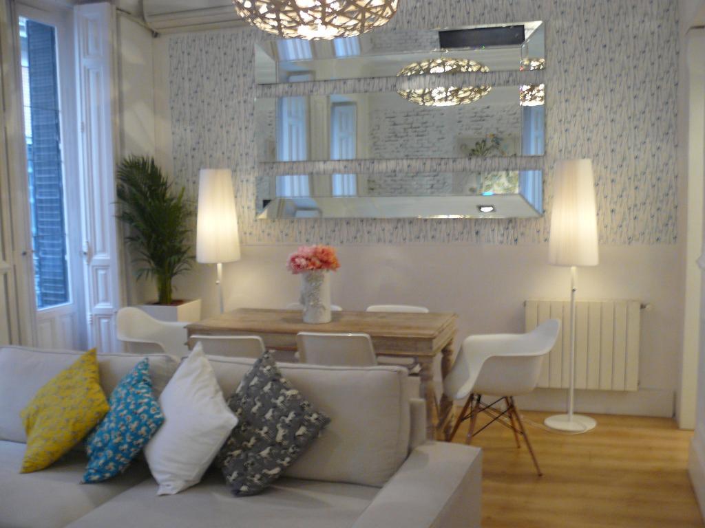 Apartamentos Manzana Madrid Rum bild