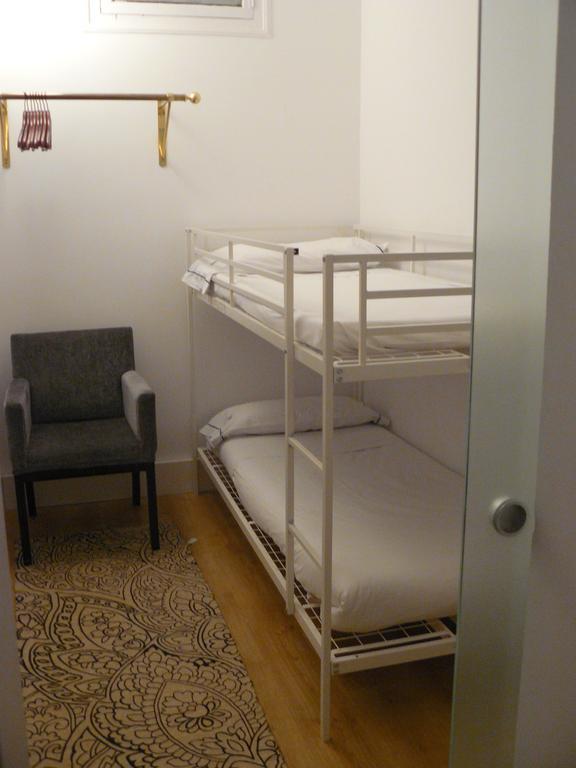 Apartamentos Manzana Madrid Rum bild