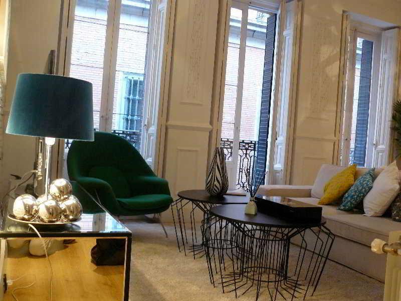 Apartamentos Manzana Madrid Exteriör bild